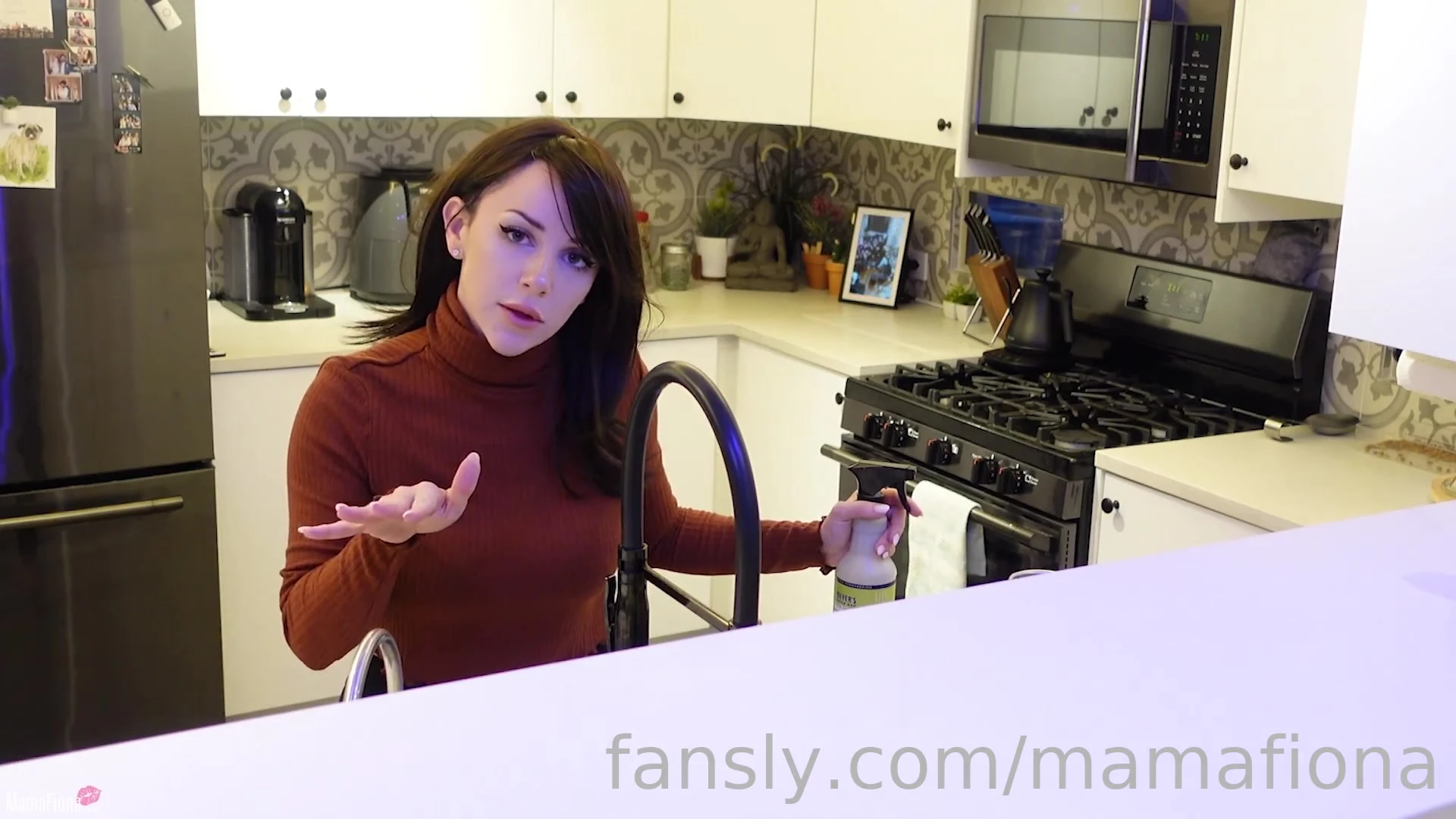 Affectionate Natural Tits Mama Fiona nude boobs Epic