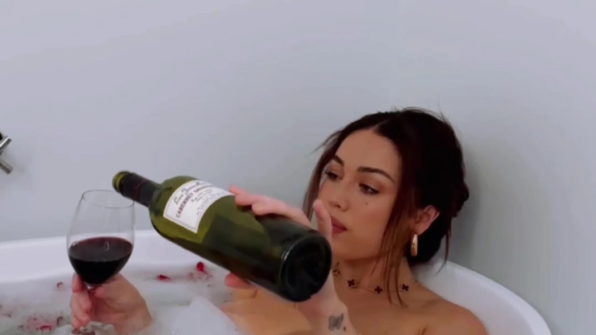 Sensational Babe Cristiana love Leak