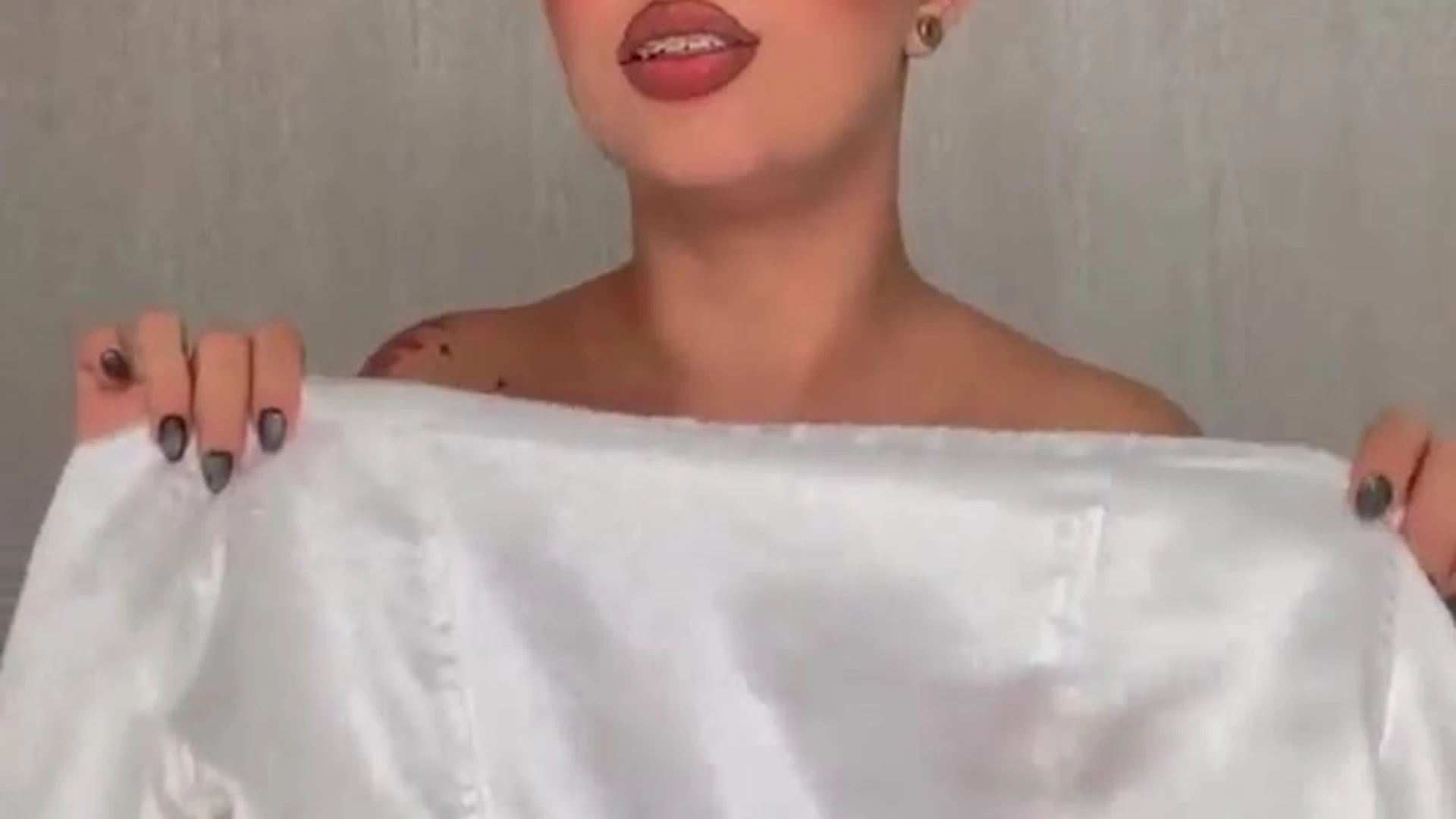 Exposed Assertive Big Tits Amarettoh nude Vid